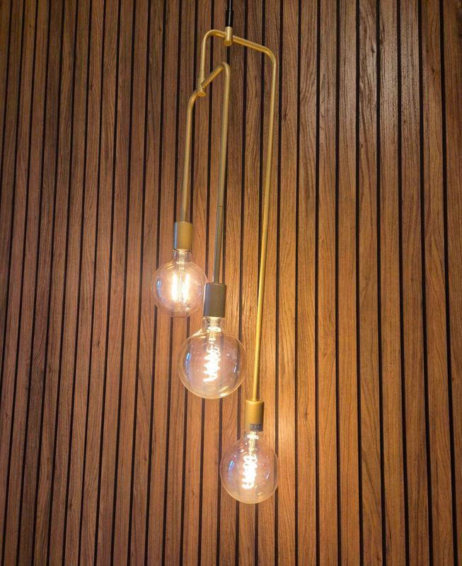 Lampe gull 3-armet